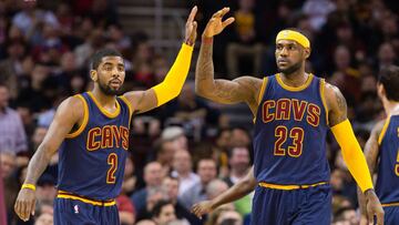 Kyrie Irving y LeBron James durante su tiempo juntos en Cleveland Cavaliers.